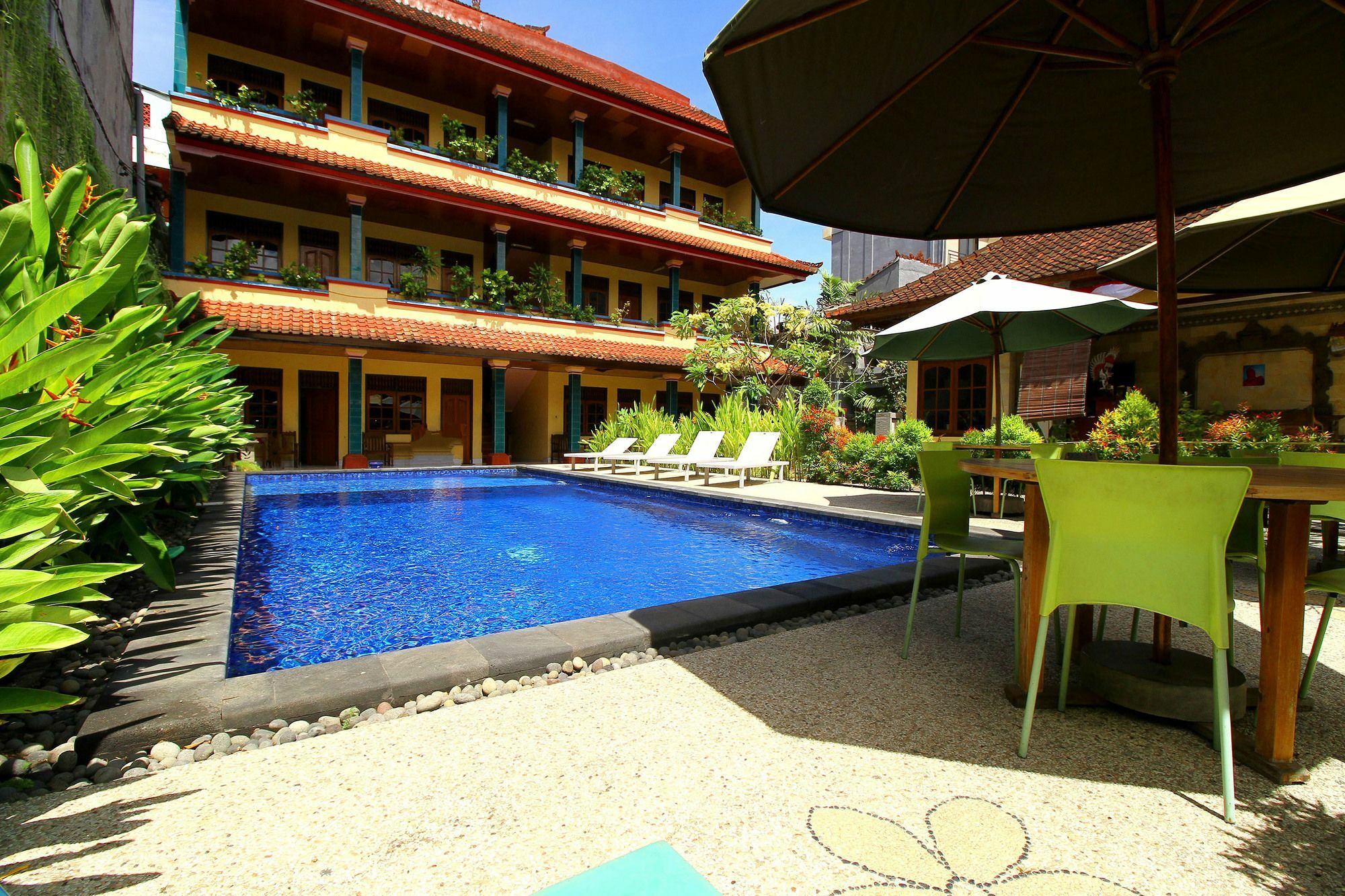 Dua Dara Inn Kuta Legian  Ngoại thất bức ảnh
