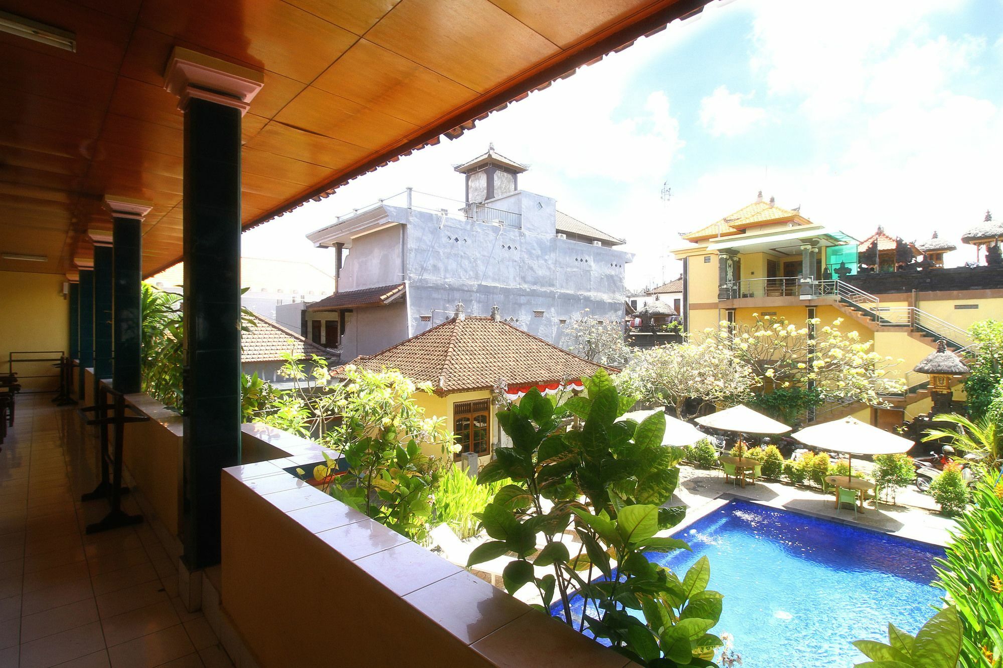 Dua Dara Inn Kuta Legian  Ngoại thất bức ảnh