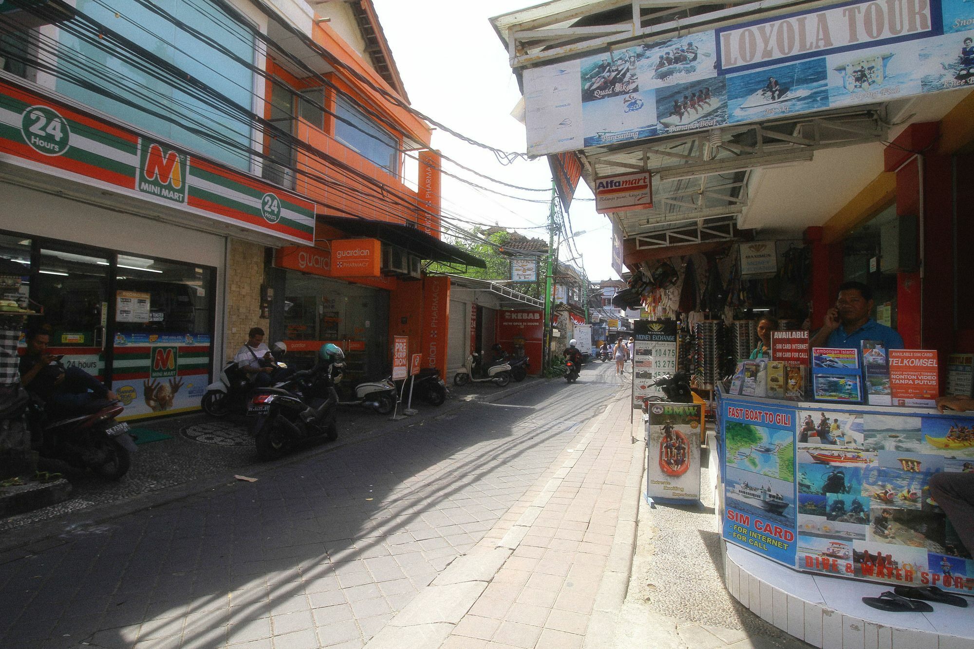 Dua Dara Inn Kuta Legian  Ngoại thất bức ảnh