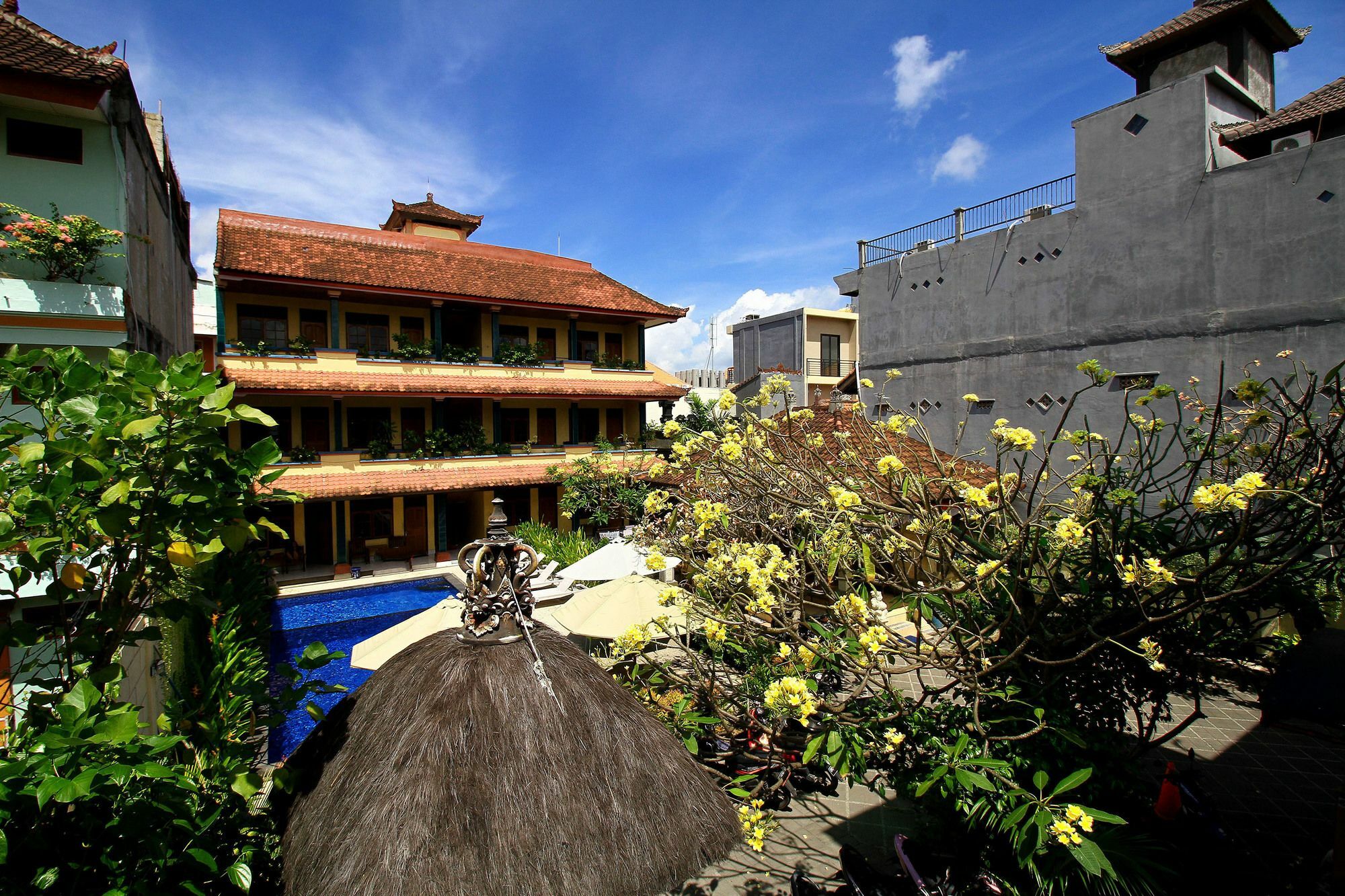 Dua Dara Inn Kuta Legian  Ngoại thất bức ảnh