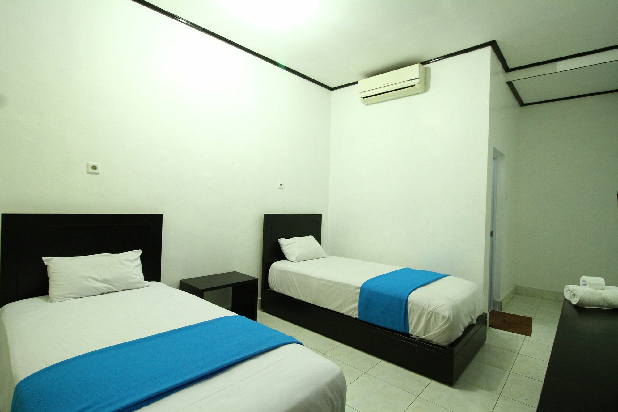 Dua Dara Inn Kuta Legian  Ngoại thất bức ảnh