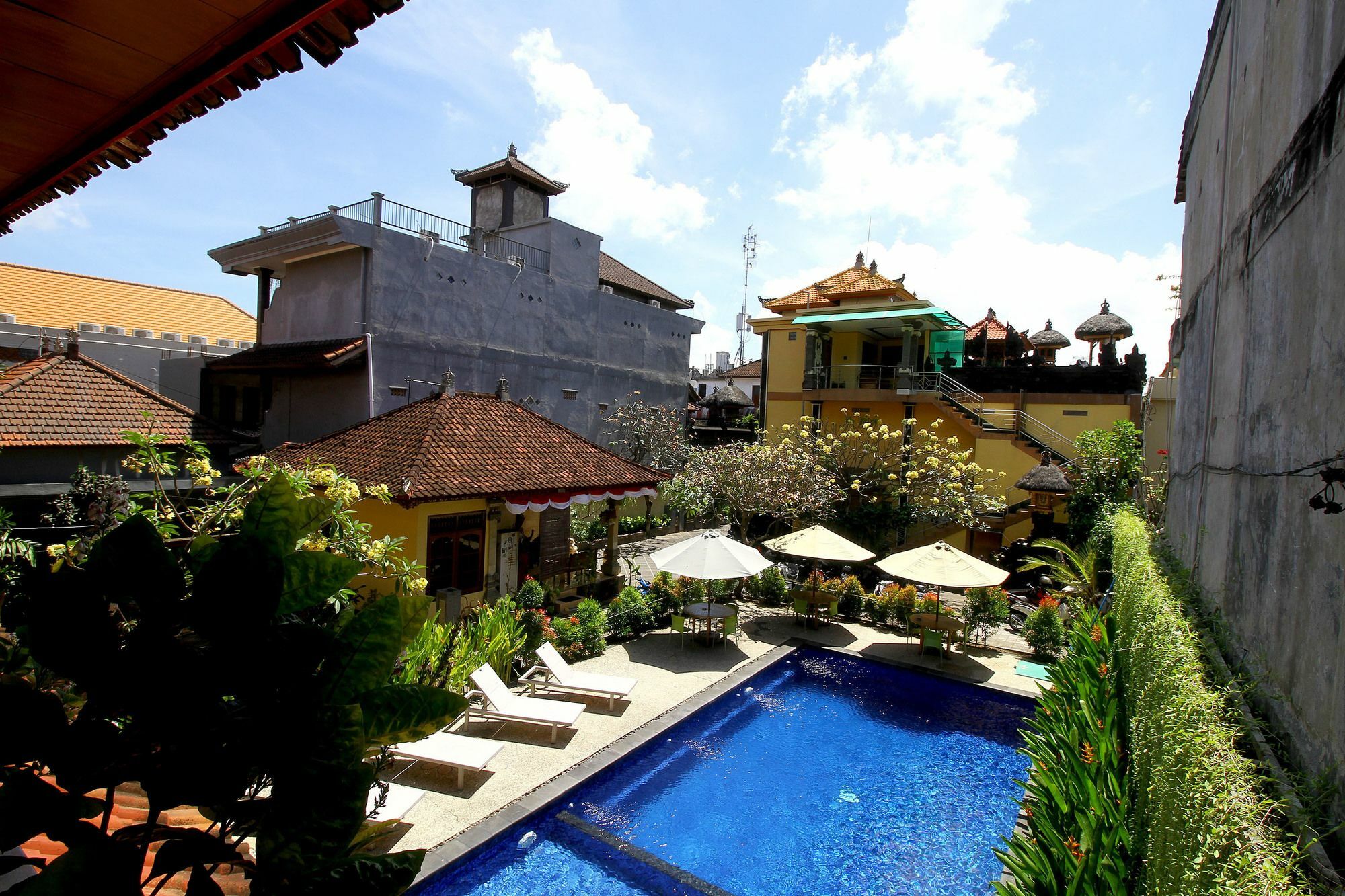 Dua Dara Inn Kuta Legian  Ngoại thất bức ảnh