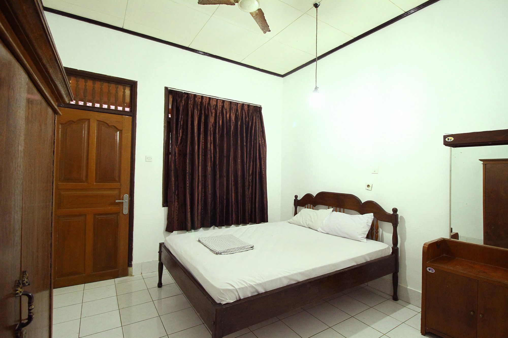 Dua Dara Inn Kuta Legian  Ngoại thất bức ảnh
