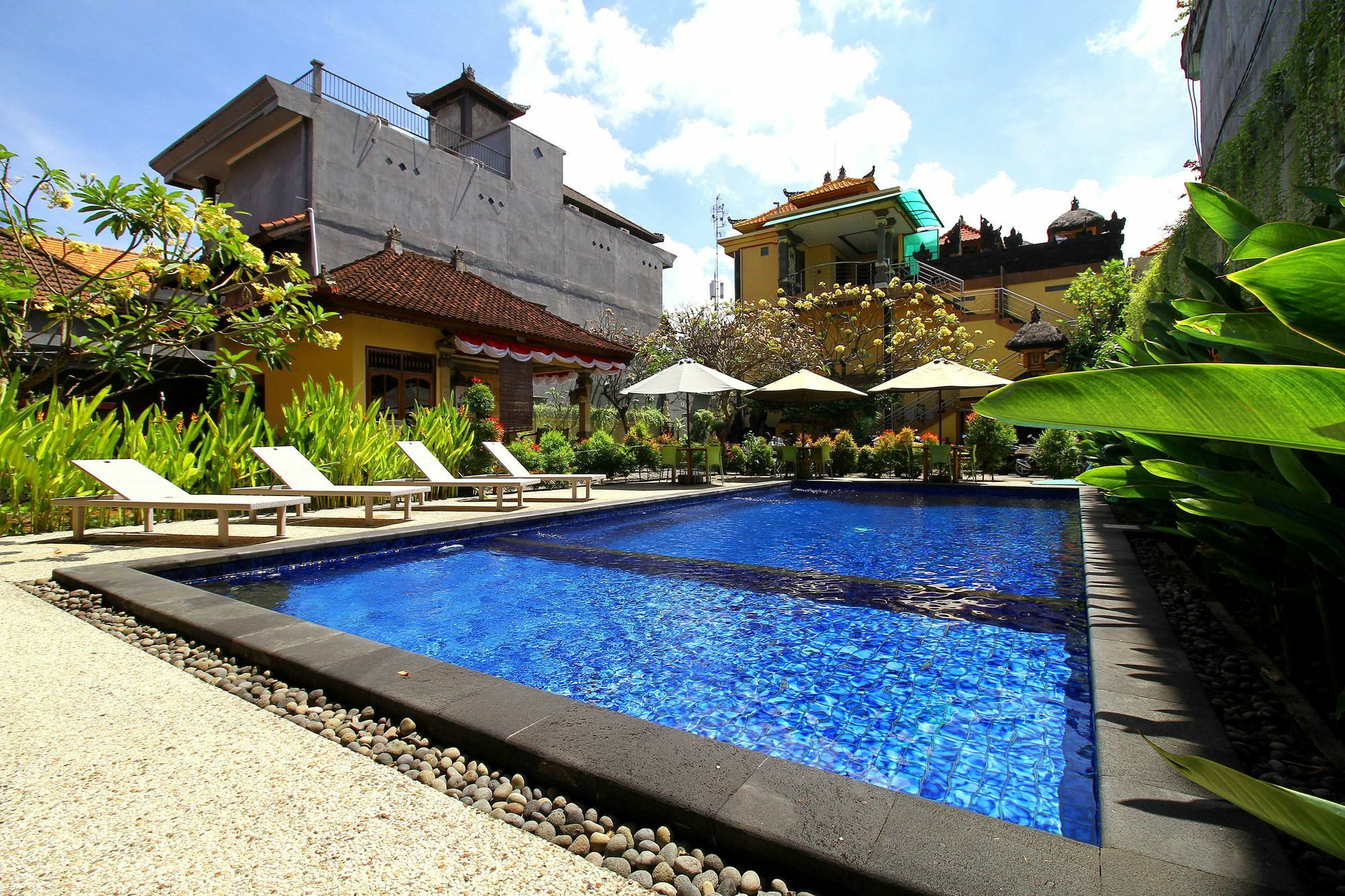 Dua Dara Inn Kuta Legian  Ngoại thất bức ảnh