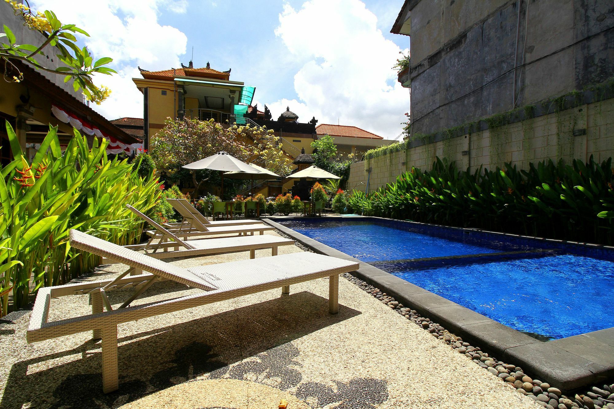 Dua Dara Inn Kuta Legian  Ngoại thất bức ảnh